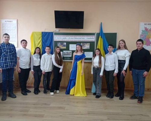 5 горизонтальних фото в блок цікаві факти з життя школи_ №2 День мови - Сергій Олексюк